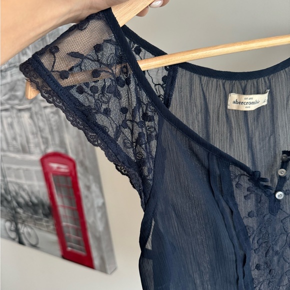 ABERCROMBIE BLUE BLOUSE - Picture 2 of 3